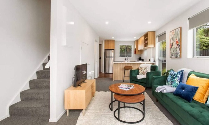 Addington Apartment | Immaculate presentation, carpark