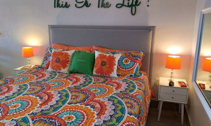 Red Hook Condo | IMMACULATE! WASTE NO TIME GETTING TO THE BEACH!