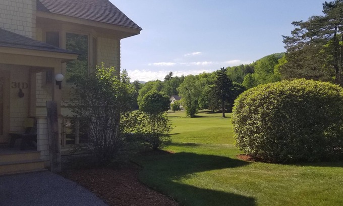 Jackson Condo | Immaculate Wentworth Jackson condo! Ski! Golf! North Conway!