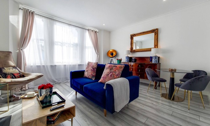 Earl's Court Apartment | Immaculately presented 1BR Apt