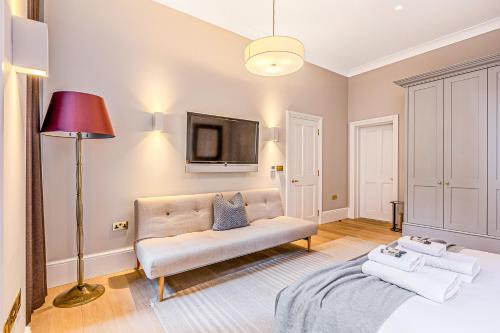 Brompton & Hans Town Apartment | Immense Studio, Prime location Belgravia, Chelsea