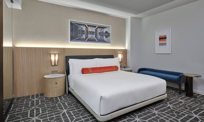 Fort Worth Cultural District Hotel | Immerse in Culture at Stylish Room Near Local Landmarks