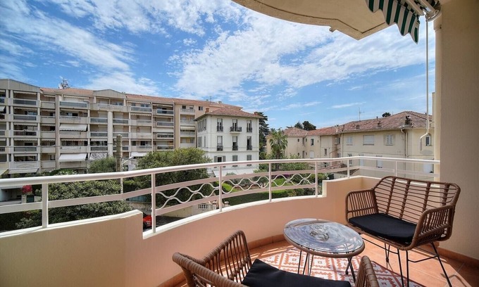 Carnot Apartment | Immogroom-spacious 3 rooms appt-garage-terrace-a/c