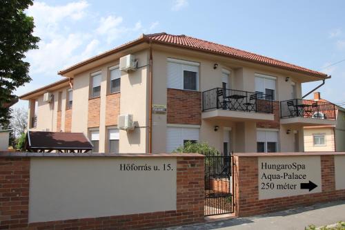 Hajduszoboszlo Apartment | Imola és Andrea Apartmanház 2