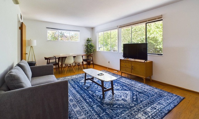 University South Apartment | Impeccable Palo Alto 1BR w/Parking & W/D, walk to Parks, by Blueground