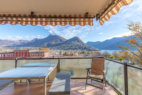 Lugano Apartment | Imperial of Lugano 4 with a lake view behind the station and 10 min from the lake