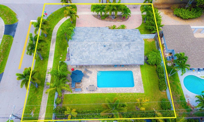 Imperial Point House | Imperial Point Pool House!