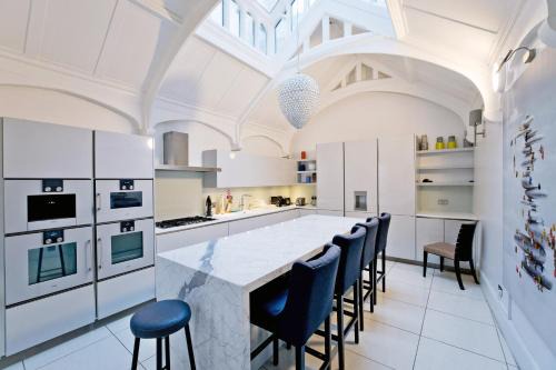 Belgravia Apartment | Imperial Victoria Square