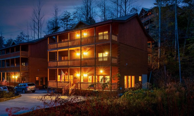 Gatlinburg - Pigeon Forge Cabin | Impressive, 6 Bedroom Cabin with PRIVATE HEATED POOL!