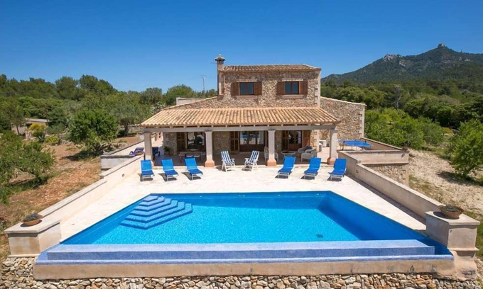 Felanitx Villa | Impressive Converted Farmhouse, A/C, Private Pool, Amazing Views in a Rural Area - 3 km to Felanitx