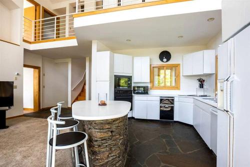 Andover House | Impressive Cottage Rental on Andover Ridge Ideal for Family Vacations in Vermont