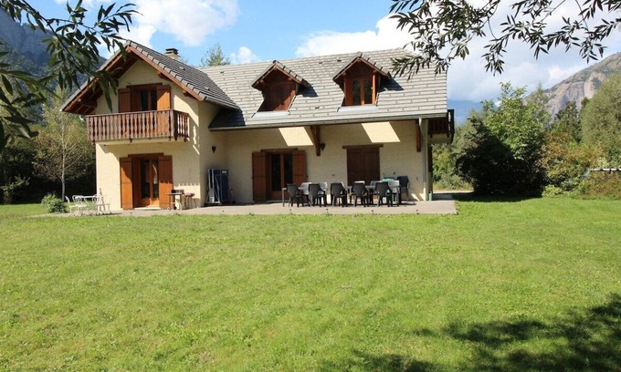 Le Bourg-d'Oisans House | IMPRESSIVE HOUSE IN BOURG D’OISANS - SLEEPS 14