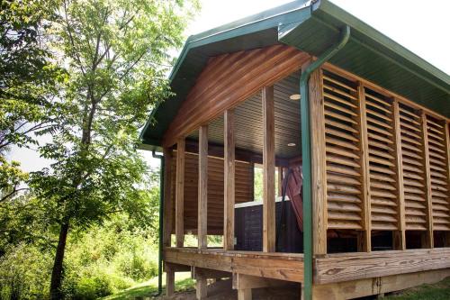 Equality House | Impressive Secluded Cabin with Hot-tub in Herod, Illinois