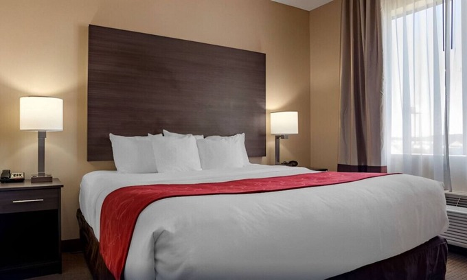 Tillmans Corner House | Impressively Cozy King Suite w/ Free Breakfast!