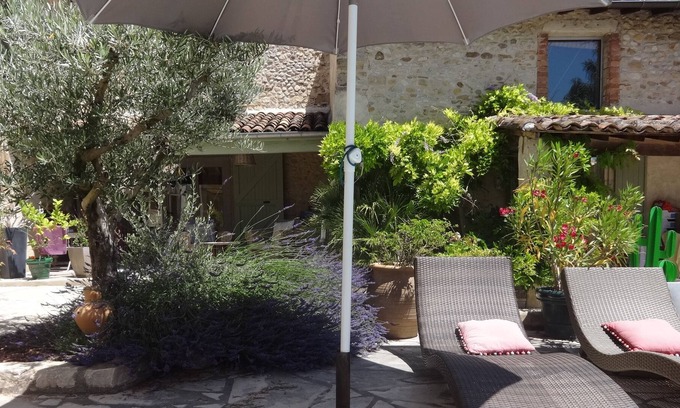 Allex House | In a green setting, charming cottage with pool