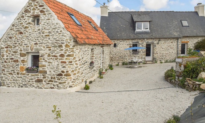 Lezardrieux House | In a wonderfully quiet location welcomes you this inviting vacation home.