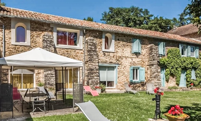 Fontiers-Cabardes House | In beautiful countryside welcomes you charming cottage with pool access.