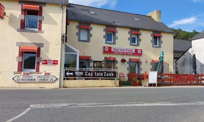 Mur-de-Bretagne Hotel | In Guerlédan, B&B near the lake and cycle path