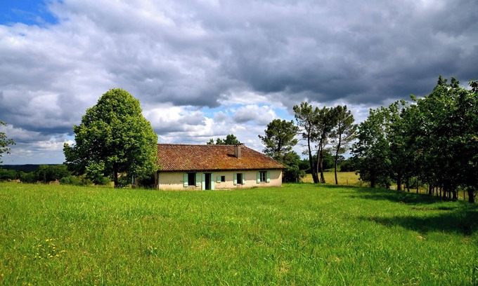 Eygurande-et-Gardedeuil House | In Perigord Blanc a large traditional house in its garden. Sleeps 6.