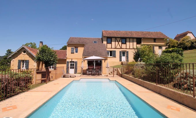 Sarlat-la-Caneda House | In SARLAT, 800 m from the historic center. House of 180 m². Heated pool.