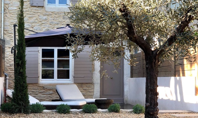 St.-Remy-de-Provence House | In the heart of downtown St Rémy de Provence, the Mas D'Oscar!