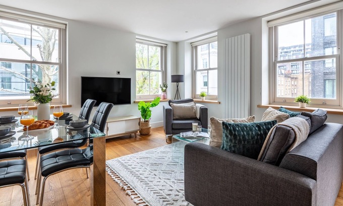 Fitzrovia Apartment | In the Heart of Fitzrovia – Soho - Beautiful 1BR Flat in Central London