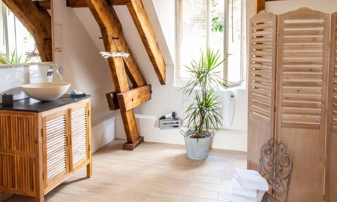 Reuil House | In the heart of the village of Reuil