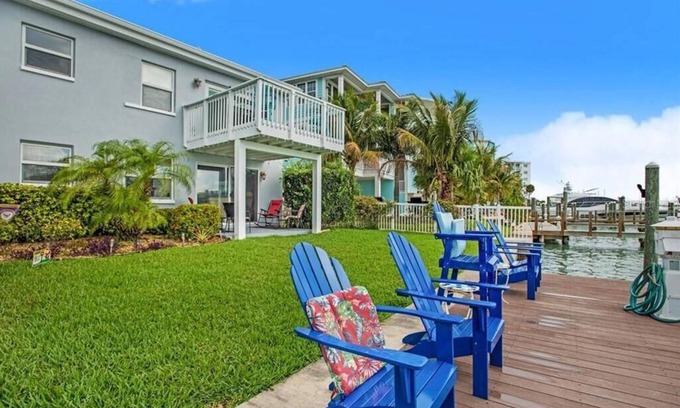 Treasure Island Condo | In the Heart of Treasure Island! Located on waterway and 2 blocks from Beach!
