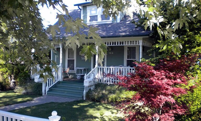 Historic Railroad District House | In the historic railroad district, walking distance to all the best of Ashland!