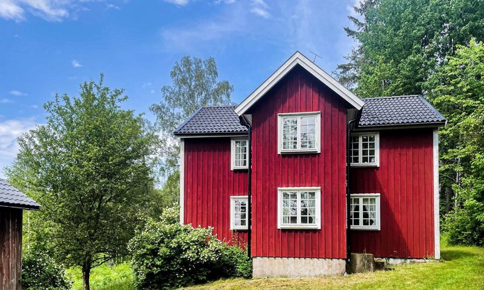 Dalskog House | In this beautiful cottage you can enjoy a beautiful view of the countryside.