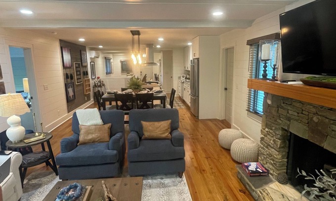 Highlands House | In Town Cottage With Great Views