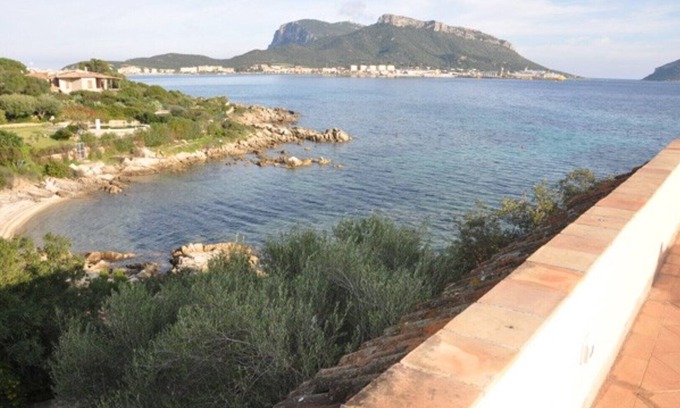 Baia Caddinas Apartment | In villa with garden by the sea apartment with sun terrace