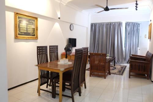 Bagan Pinang Apartment | Inap Desa Chempaka, Golden Straits Villa