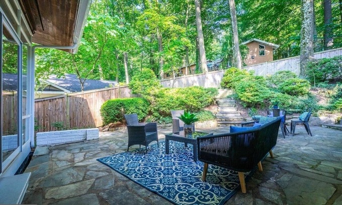 Lake Barcroft House | INAUGURATION. Special 4BR at private lake. A short drive but world away from DC.