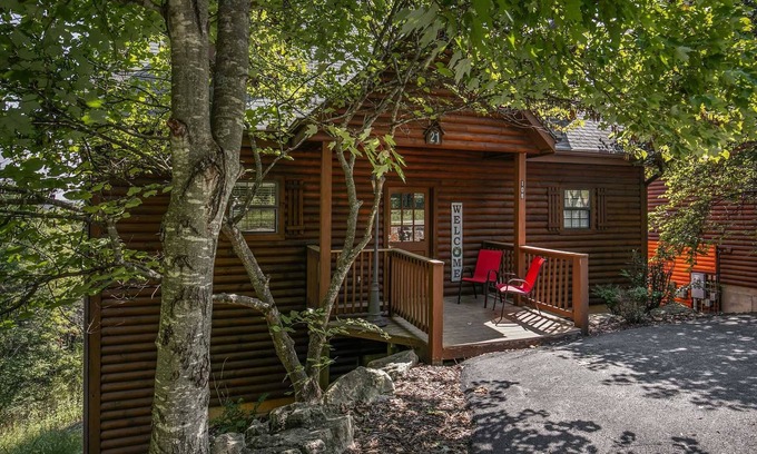 Branson Cabin | Incredible 3 Level Luxury Cabin! 4 Bedroom Suites, 2 Living Areas, 3 Pools-21