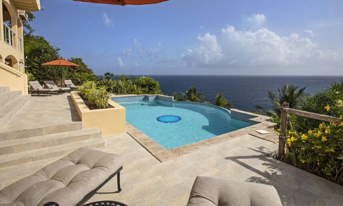 Estate Little Saint Thomas Villa | Incredible 6BR - walk to the beach, sleeps 13!