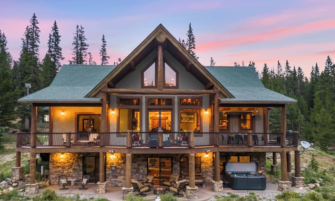 Fairplay House | Incredible Mountain Getaway nHot Tub, Pool Table, Hot Springs, Moose sightings