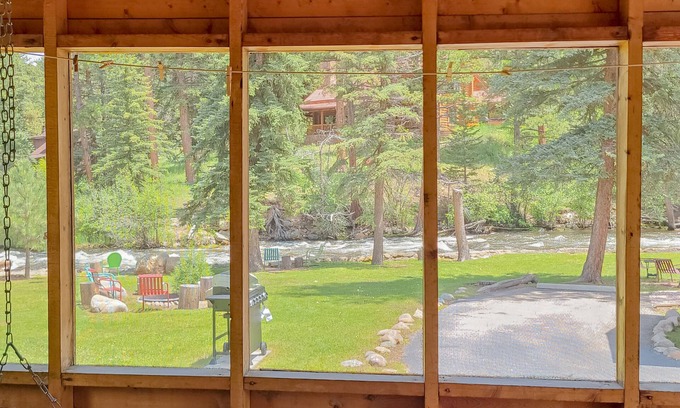 Estes Park Cabin | Incredible River View Cabin