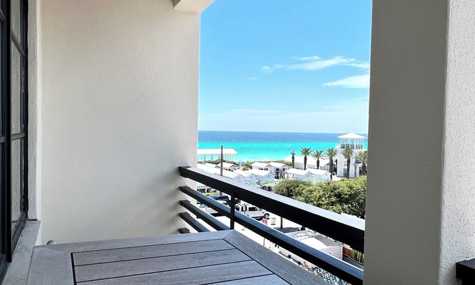 Seaside Cottage | Incredible Gulf & Sunset Views From Balcony in Seaside + 2 Adult Bikes!