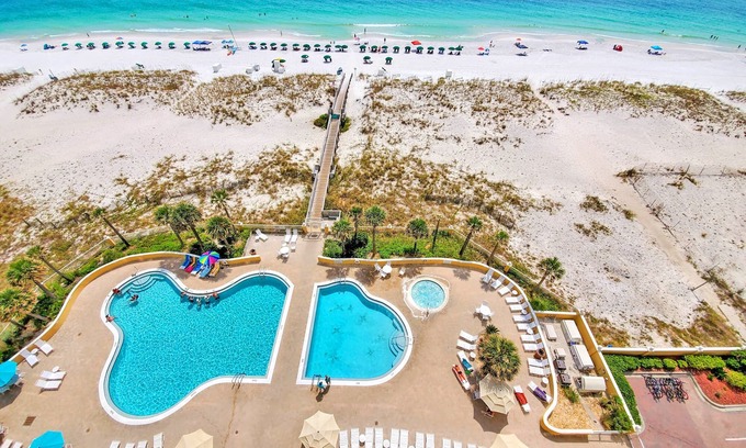 Pensacola Beach Condo | Incredible views from this 9th fl Emerald Isle unit!