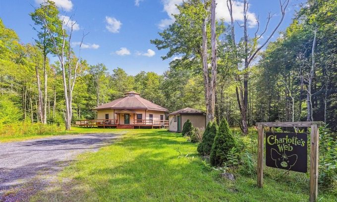 Davis House | Incredibly private 3BR/3BA + loft located in Canaan Valley, WV