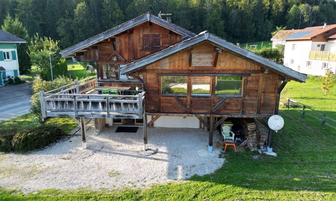 Saint-Point-Lac Ski Chalet | Independent chalet 4 bedrooms, 7 people, 10 down payments