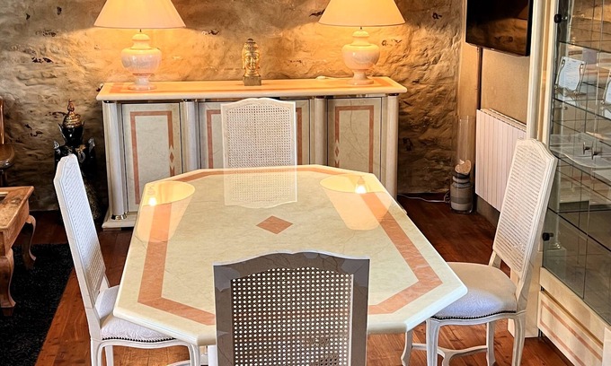 Plouegat-Moysan Cottage | independent house in magnificent restored farmhouse