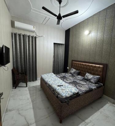 Amritsar Apartment | Independent House, 2 Bedroom, 2 Bath Livingroom,Lobby,kitchen,car parking