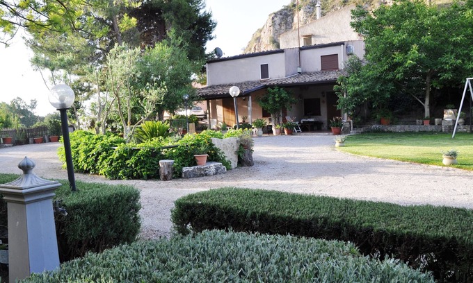 Caccamo Villa | Independent house in the countryside, 3/4 beds