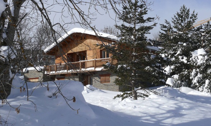 Formigueres Ski Chalet | Independent mountain chalet in a meadow of 1500 m² .12 pers.