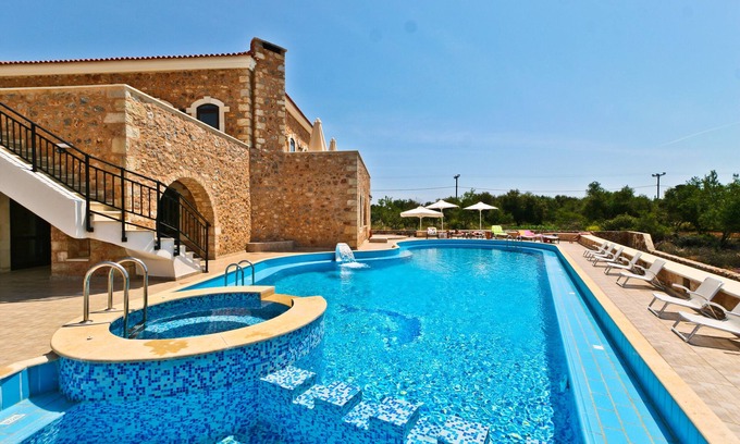 Paleloni House | Ιndependent stone 2 bedroom apartment with attic.