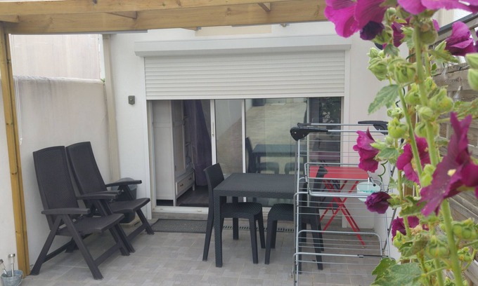 Esnandes Apartment | independent studio, coastal village 15 minutes from La Rochelle and Ile de Ré,