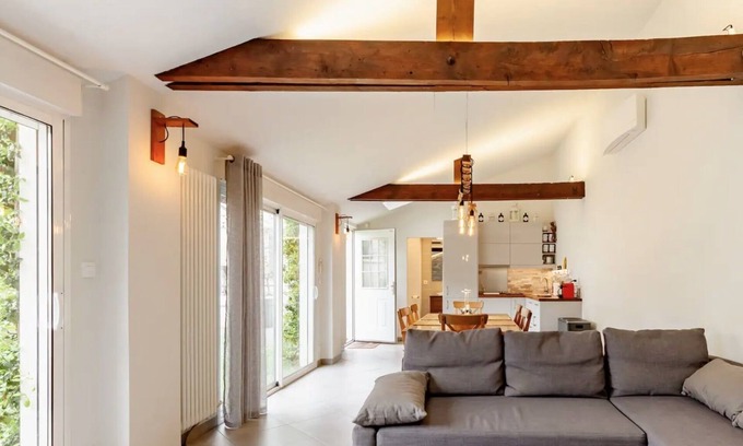 Sartrouville Apartment | Independent studio with Jacuzzi
