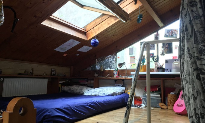 Quartier de la Goutte-d'Or House | Independent triplex chalet on interior courtyard with bamboo